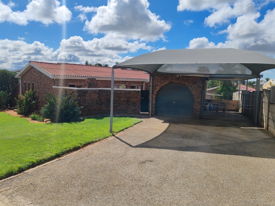 3 Bedroom Property for Sale in Azalea Park Eastern Cape
